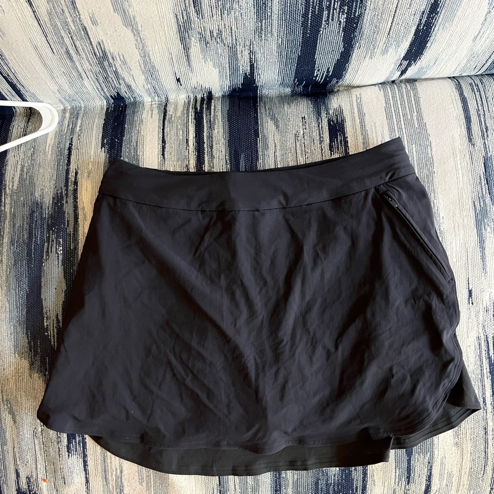 OUTDOOR VOICES SKORT